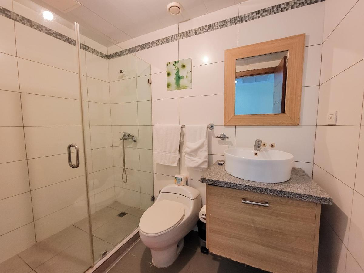 Marbella Towers Beachfront 2 Bedrooms フアン・ドリオ エクステリア 写真